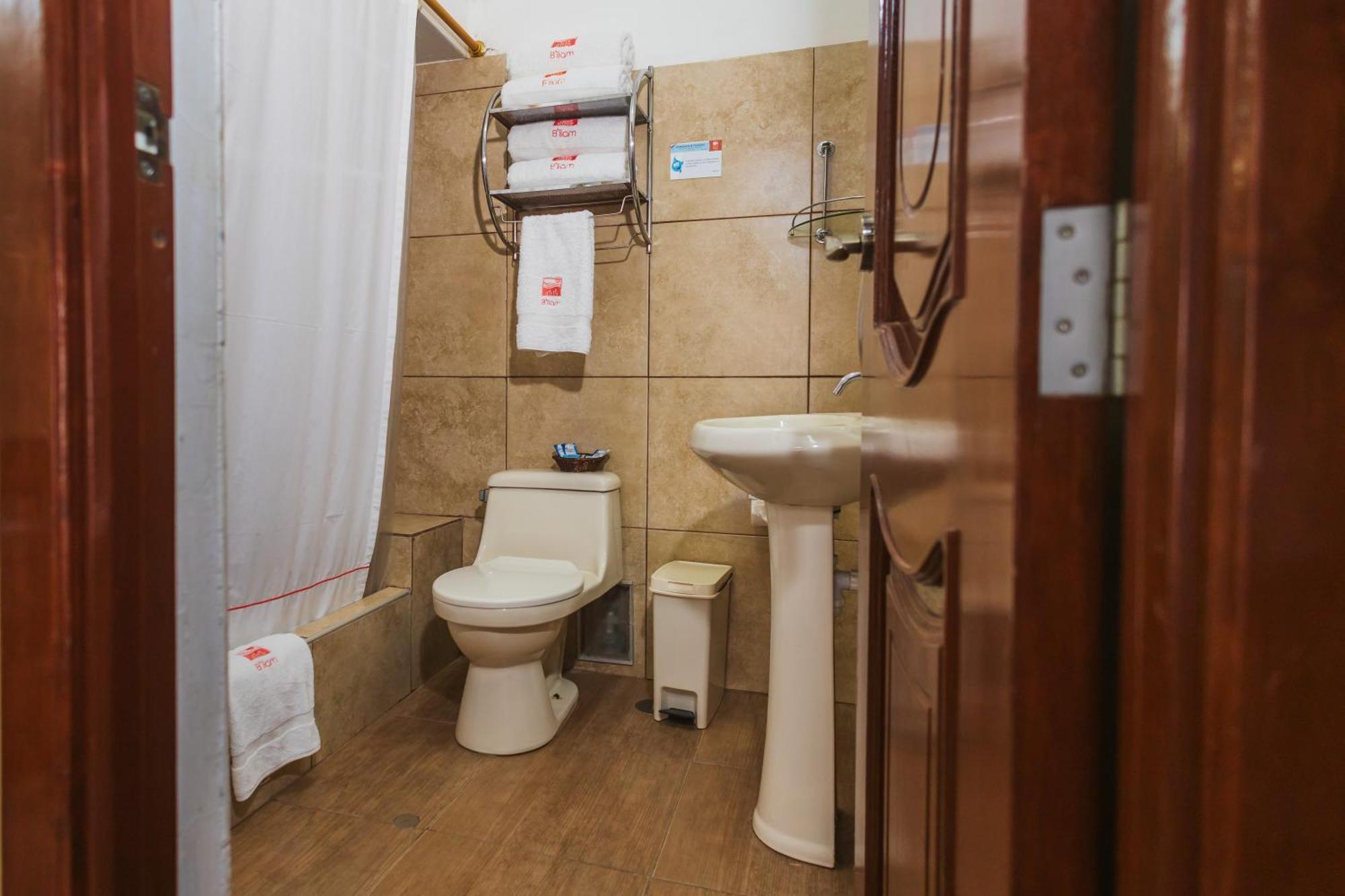 Hotel B'Liam Тумбес Экстерьер фото