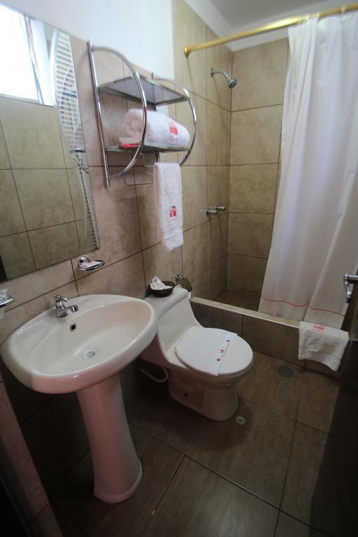 Hotel B'Liam Тумбес Экстерьер фото