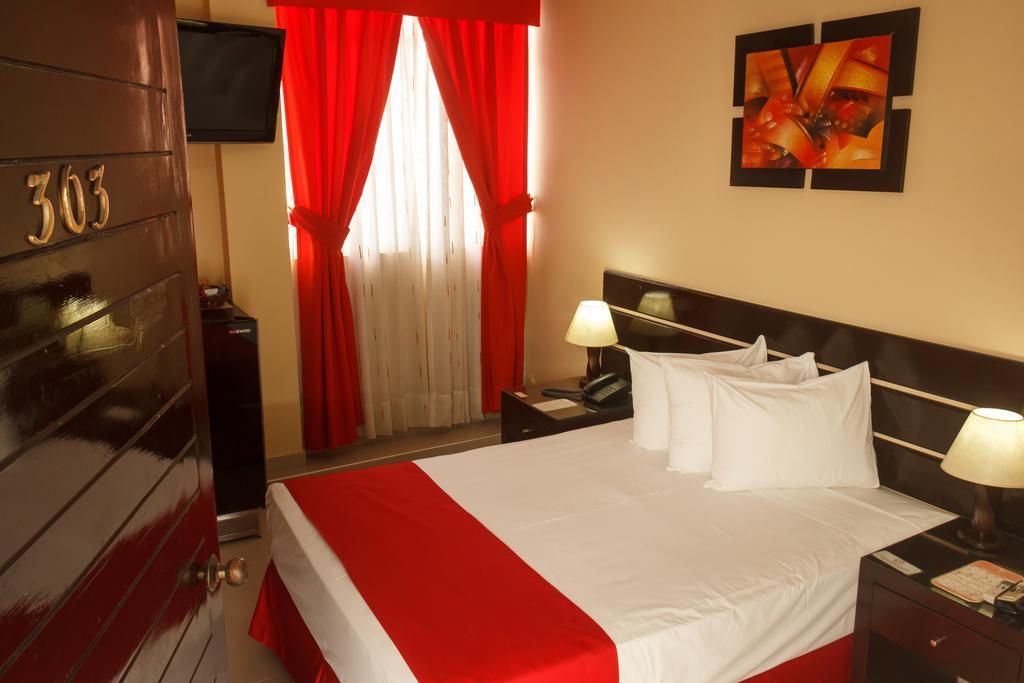 Hotel B'Liam Тумбес Экстерьер фото